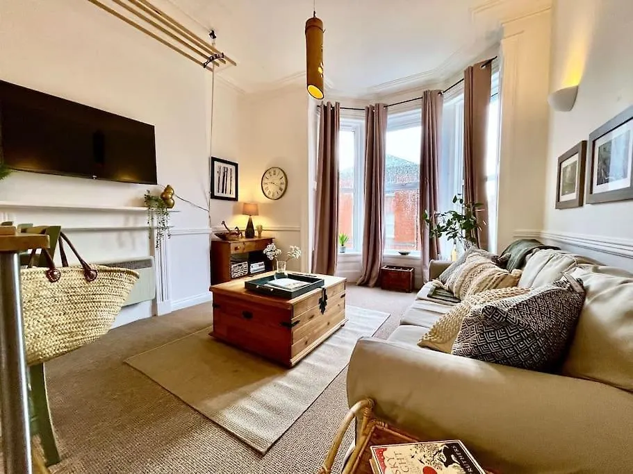 Nomi Homes*Exeter*City*Centre*Uni*Chiefs*Beaches Exeter
